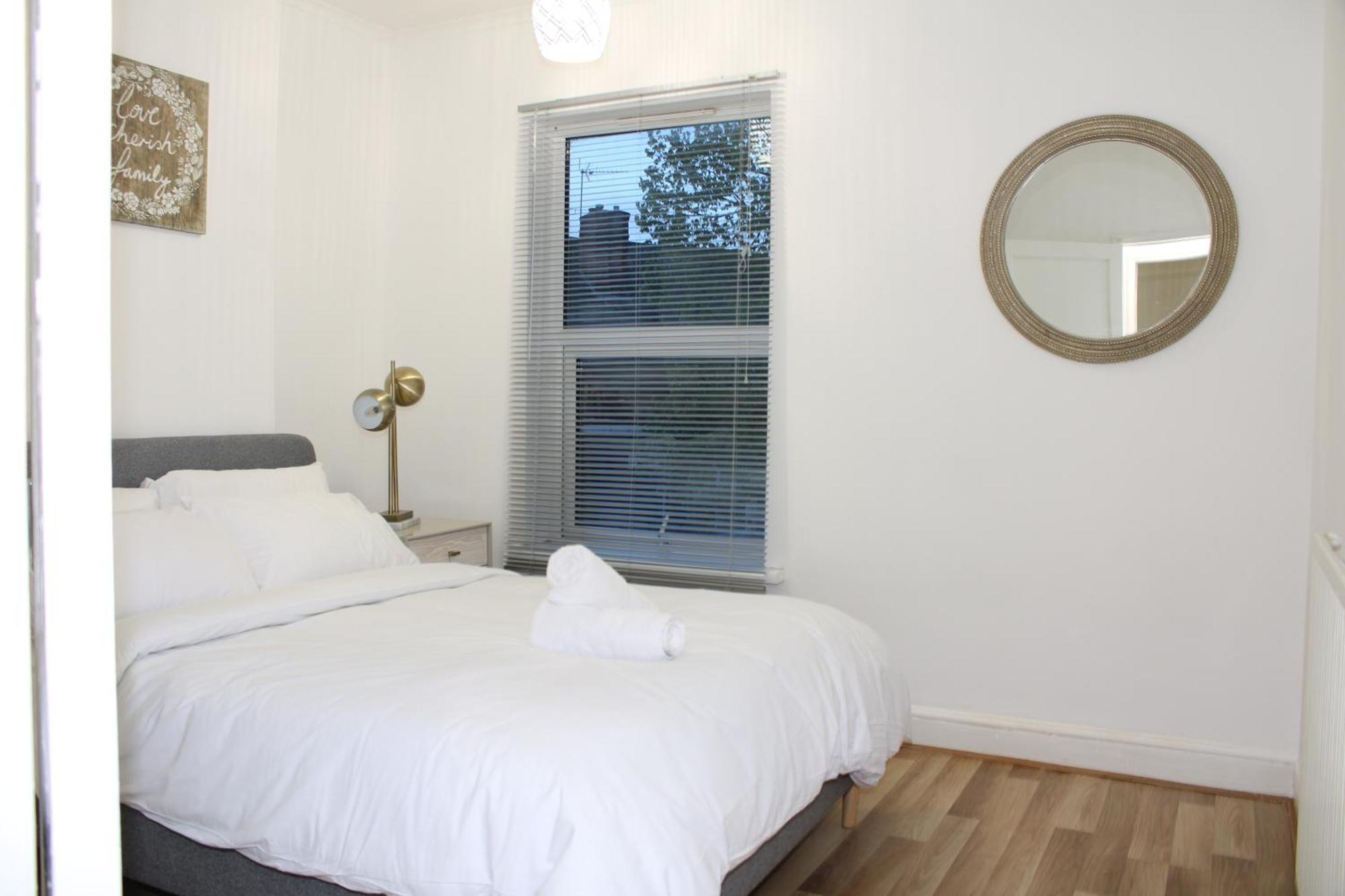 דרבי F2S Serviced Apartments 2Bedroom Terrace House With Free Wifi Netflix Suitable For Contractors Walking Distance To Train Station מראה חיצוני תמונה