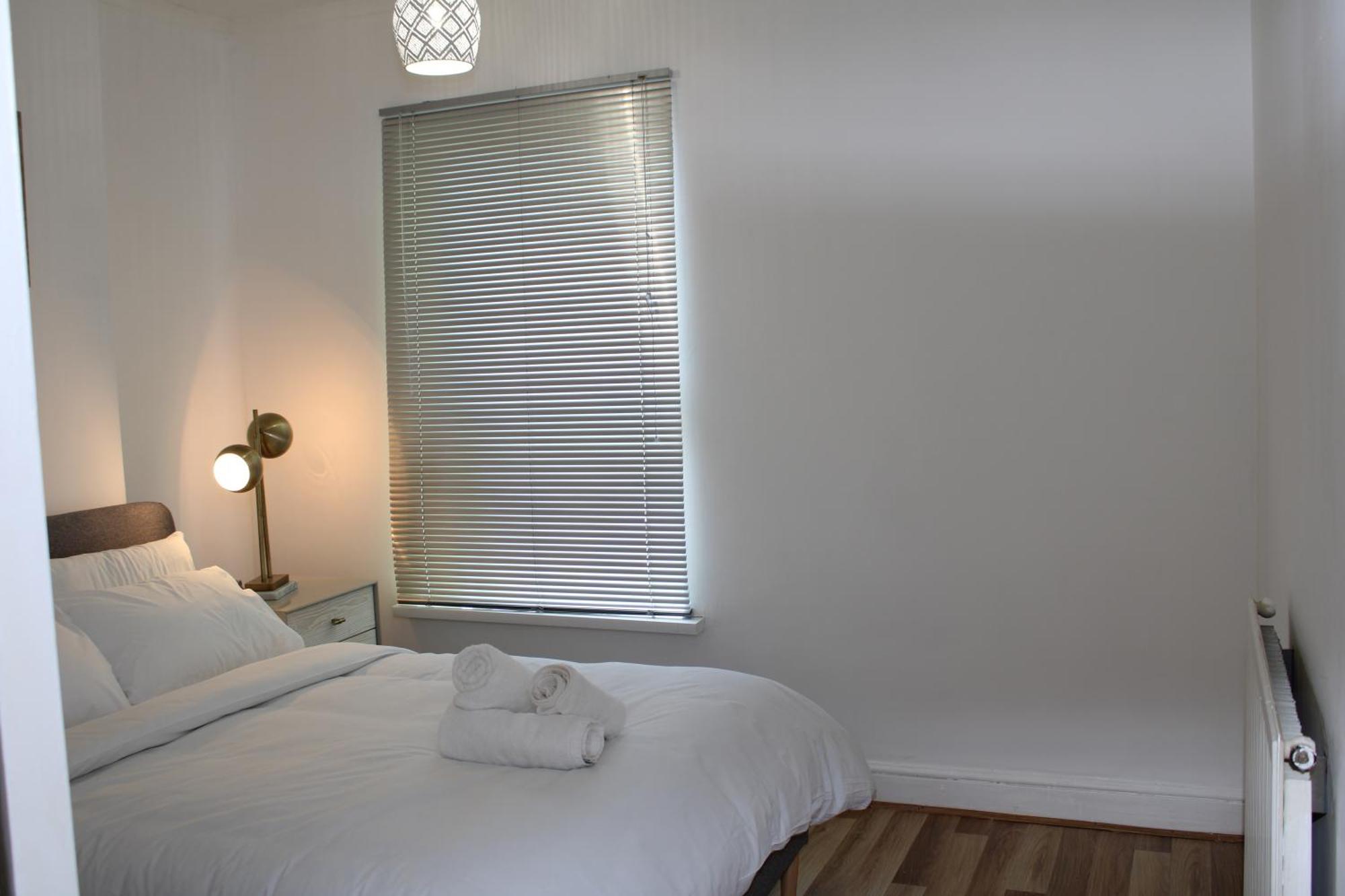 דרבי F2S Serviced Apartments 2Bedroom Terrace House With Free Wifi Netflix Suitable For Contractors Walking Distance To Train Station מראה חיצוני תמונה
