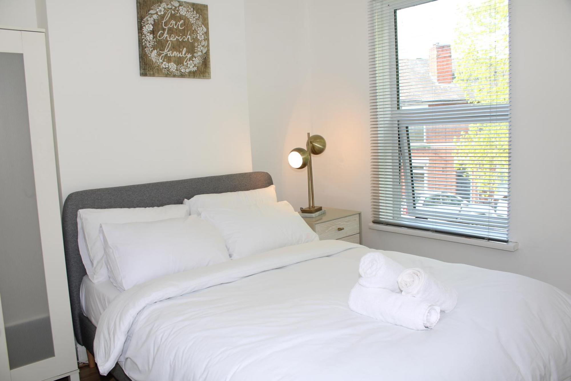 דרבי F2S Serviced Apartments 2Bedroom Terrace House With Free Wifi Netflix Suitable For Contractors Walking Distance To Train Station מראה חיצוני תמונה