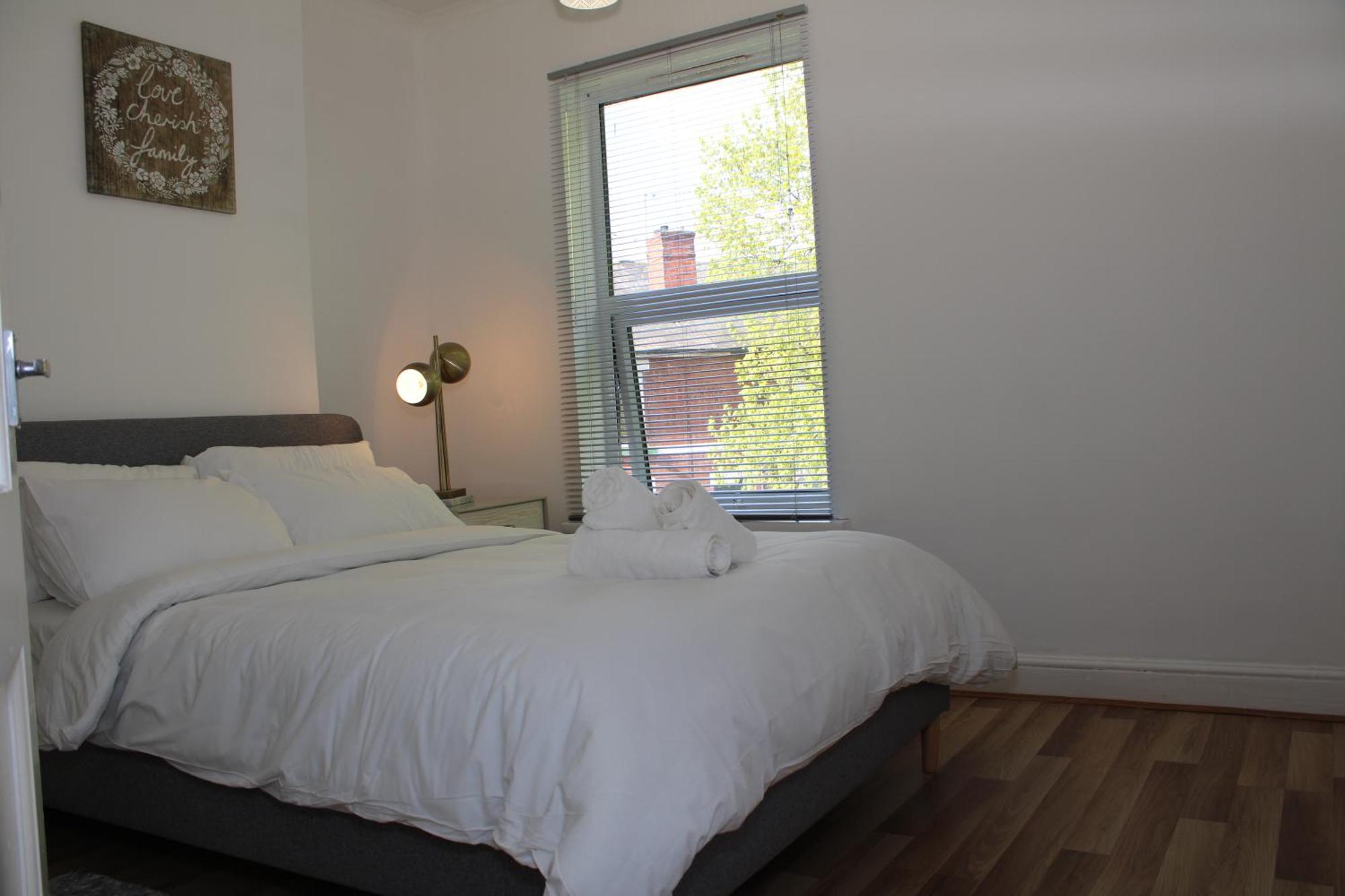 דרבי F2S Serviced Apartments 2Bedroom Terrace House With Free Wifi Netflix Suitable For Contractors Walking Distance To Train Station מראה חיצוני תמונה