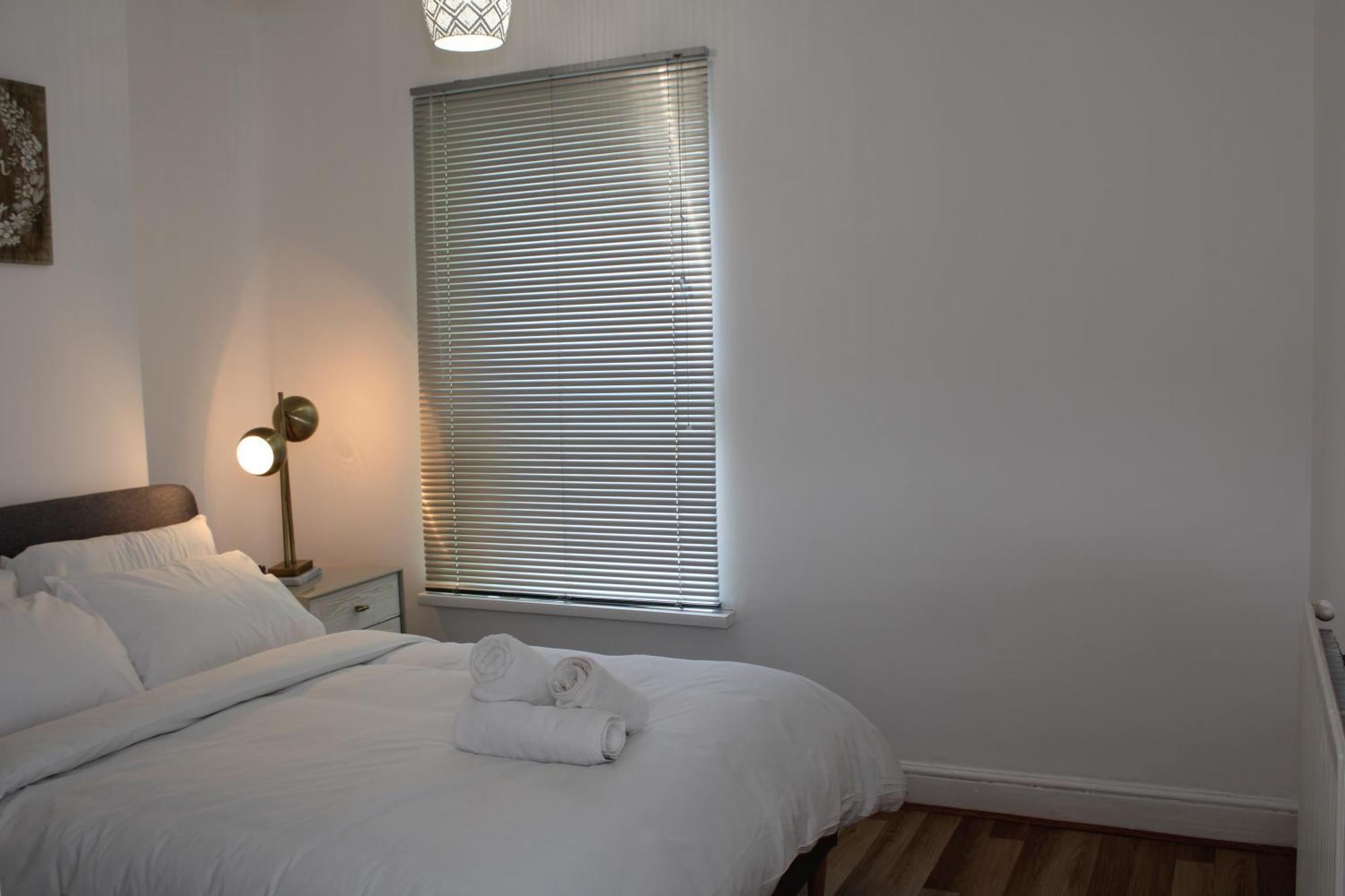 דרבי F2S Serviced Apartments 2Bedroom Terrace House With Free Wifi Netflix Suitable For Contractors Walking Distance To Train Station מראה חיצוני תמונה