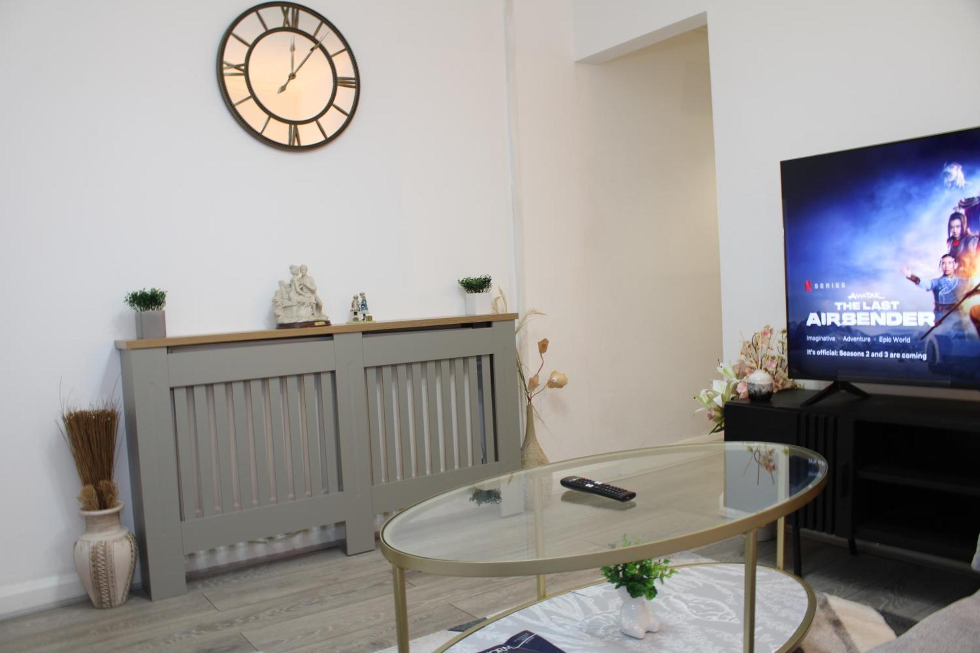 דרבי F2S Serviced Apartments 2Bedroom Terrace House With Free Wifi Netflix Suitable For Contractors Walking Distance To Train Station מראה חיצוני תמונה