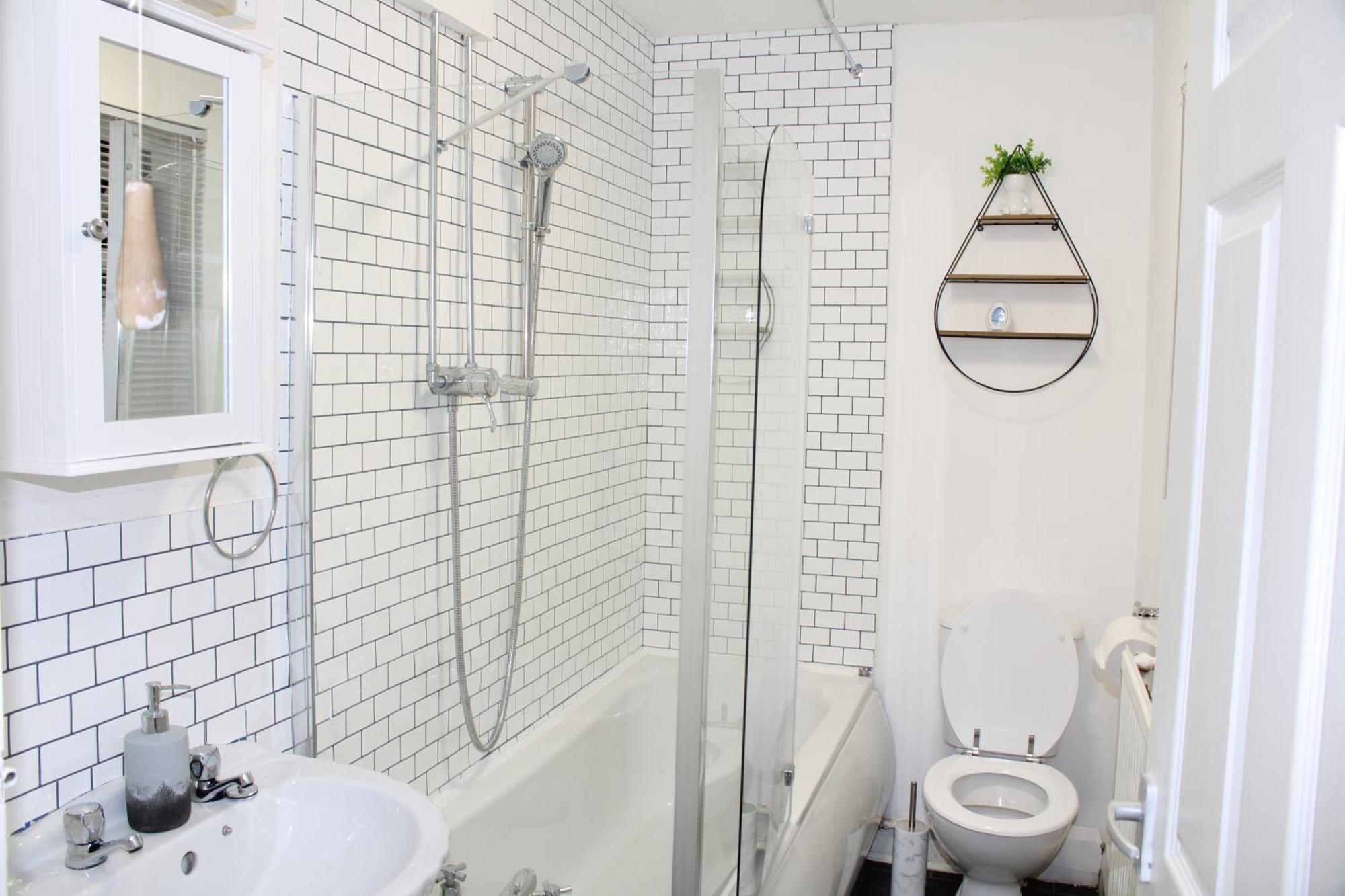 דרבי F2S Serviced Apartments 2Bedroom Terrace House With Free Wifi Netflix Suitable For Contractors Walking Distance To Train Station מראה חיצוני תמונה
