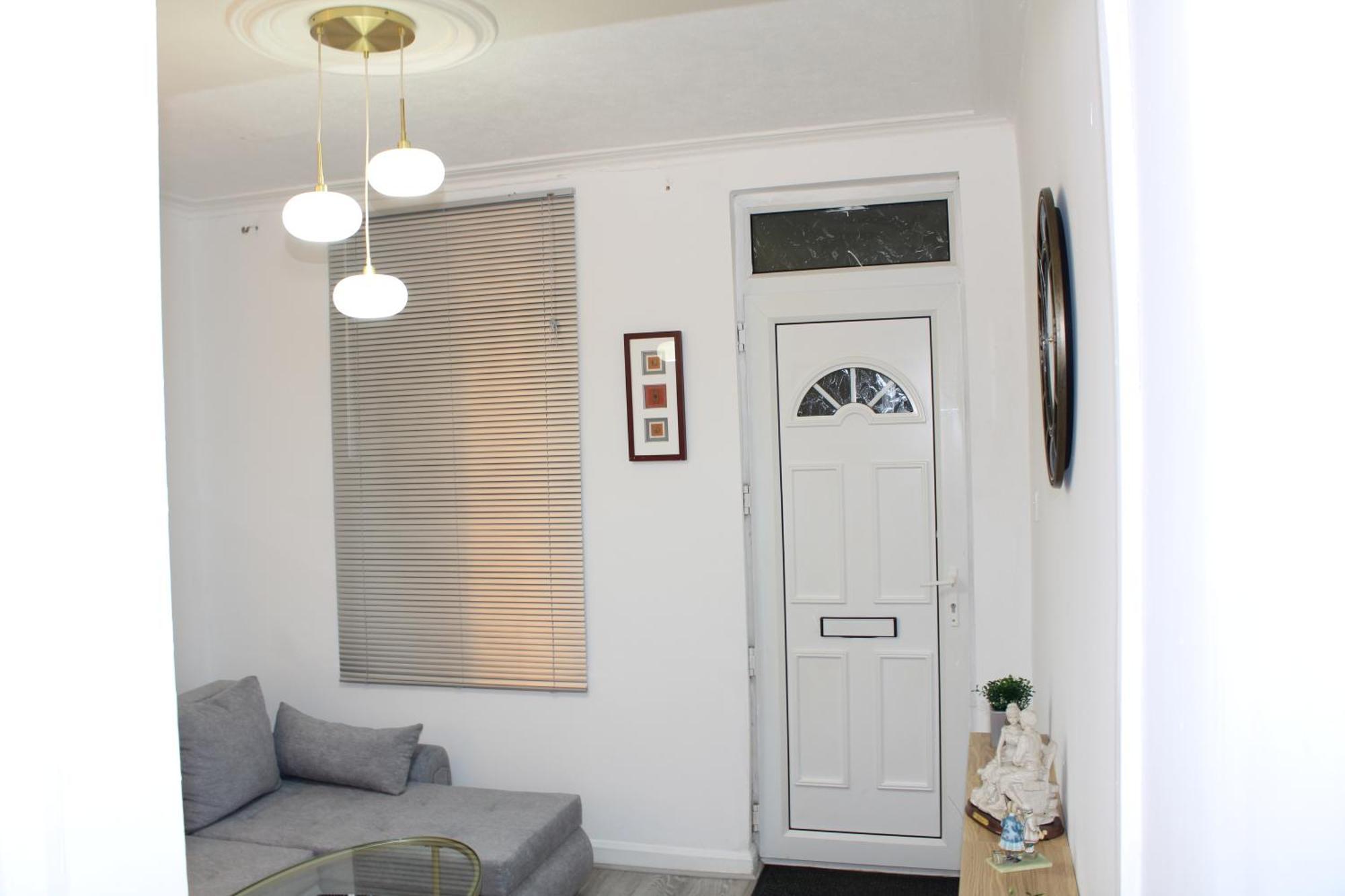 דרבי F2S Serviced Apartments 2Bedroom Terrace House With Free Wifi Netflix Suitable For Contractors Walking Distance To Train Station מראה חיצוני תמונה