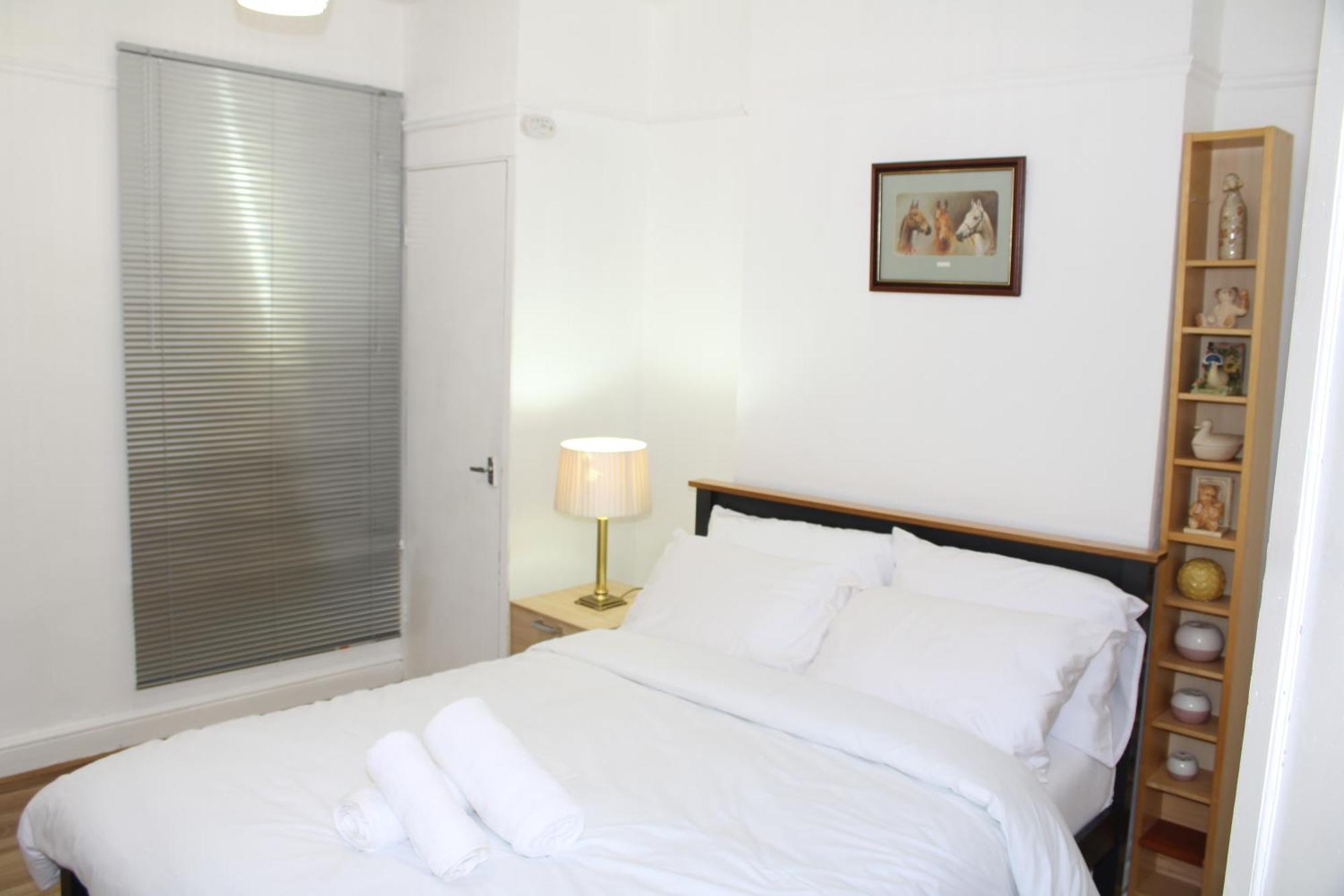 דרבי F2S Serviced Apartments 2Bedroom Terrace House With Free Wifi Netflix Suitable For Contractors Walking Distance To Train Station מראה חיצוני תמונה